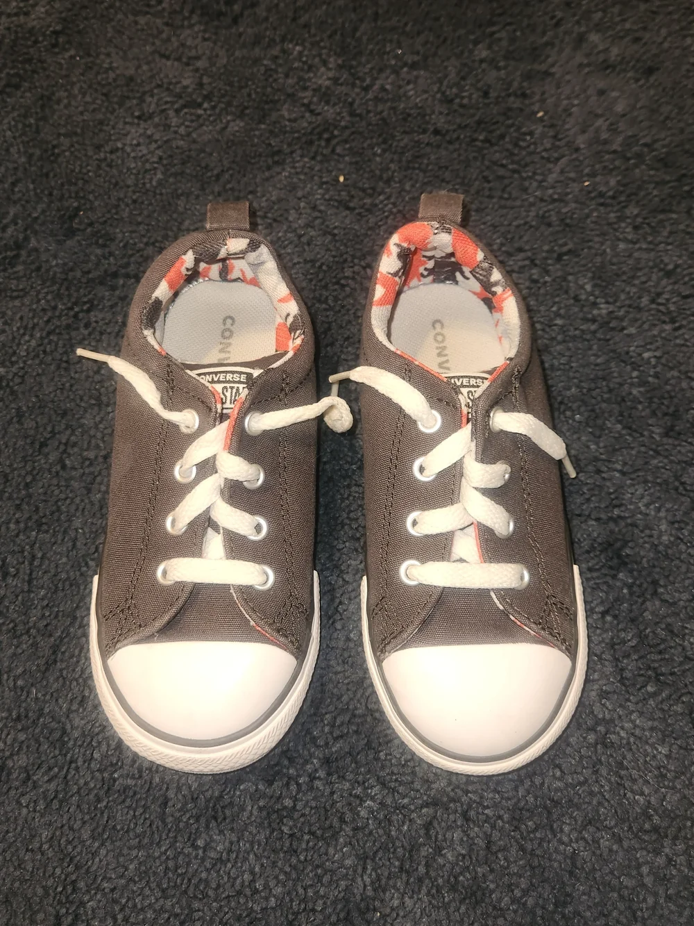 Converse Kids' Low Top Lace-Up Sneakers in Dark Gray